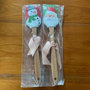 NWT Christmas (snowman & Santa) spatulas (set of 2)